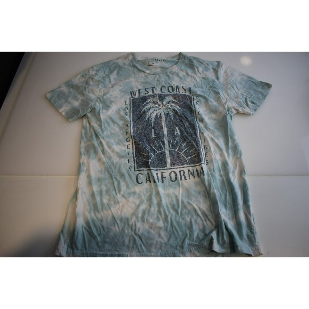 Aeropostale Lot of 14 Size Medium Shorsleeve T-Shirts Bulk Lot 3$ per shirt - Picture 9 of 15
